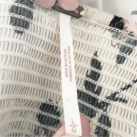 Free People Cassandra Floral-Print Off the Shoulder Top
Size Large - Picture 6 of 10